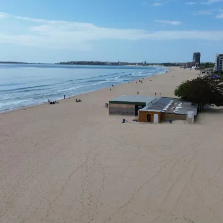 Gallery B Apartment *