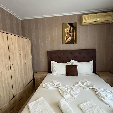 Gallery B Апартамент *